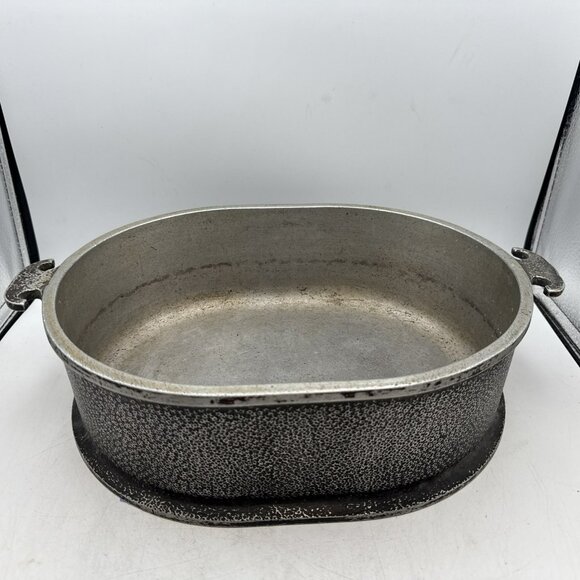 Guardian Service Ware Roaster hammered Dutch Oven (no lid) Vintage - Picture 1 of 12